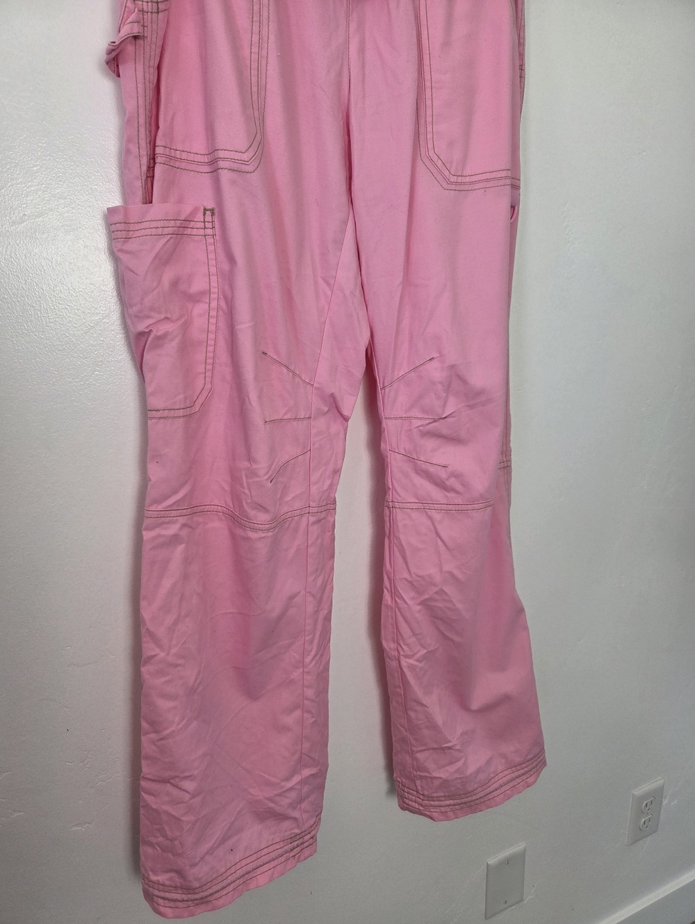 Koi By Kathy Peterson Scrub Set Pink Floral Cargo Pants Medical Nursing M/L - Picture 4 of 15